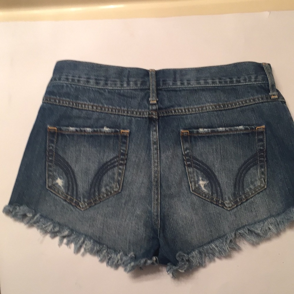 Shorts - Picture 3 of 8